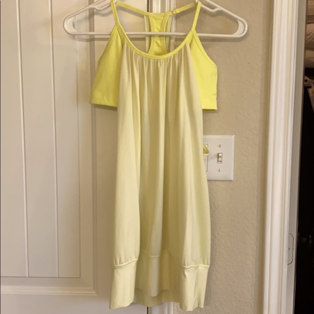 Lululemon tank w built in bra sz 6